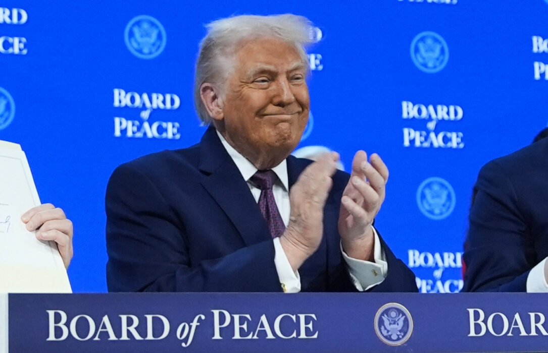 Donald Trump vid inrättandet av det så kallade fredsrådet i Davos i januari.