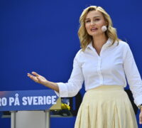 Ebba Busch håller tal