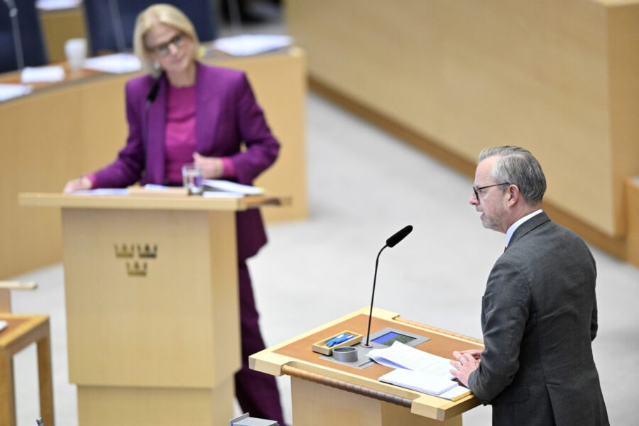 Debatt i riksdagen.