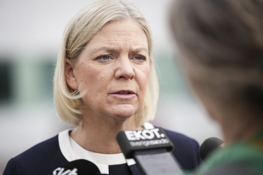 Magdalena Andersson intervjuas.