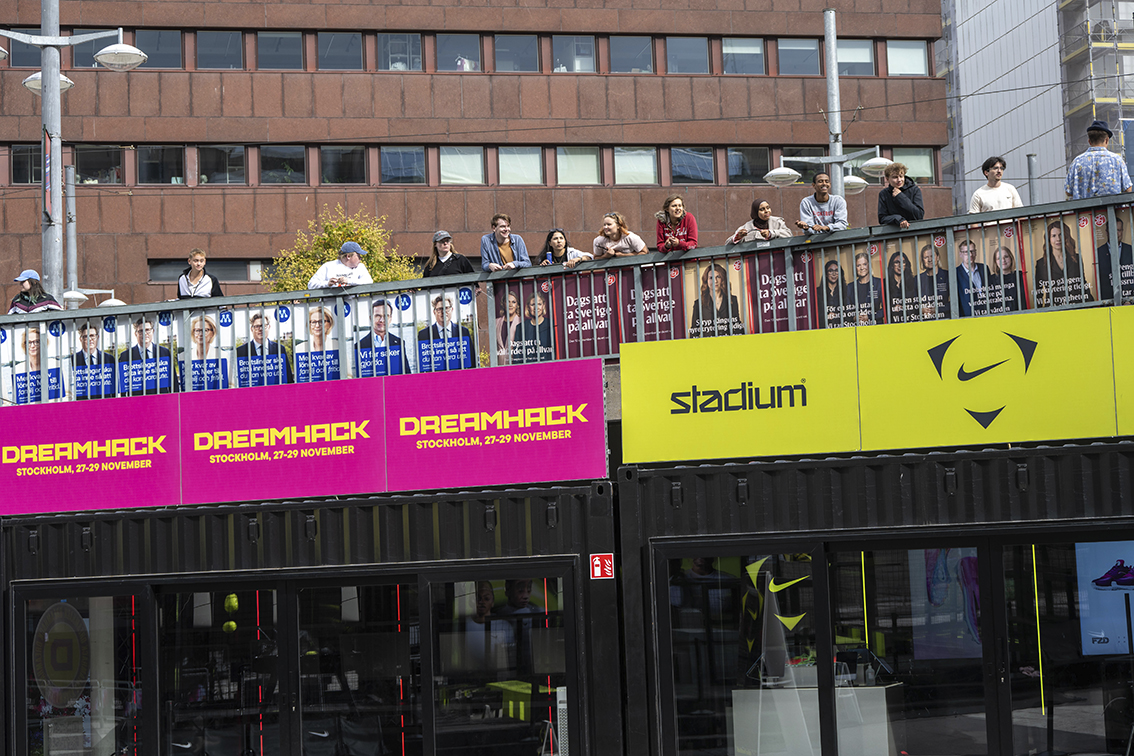 Valaffischerna sattes upp längs Sergels torg när ungdomsförbunden gjorde upp om de bästa platserna. Foto: Kim Richter