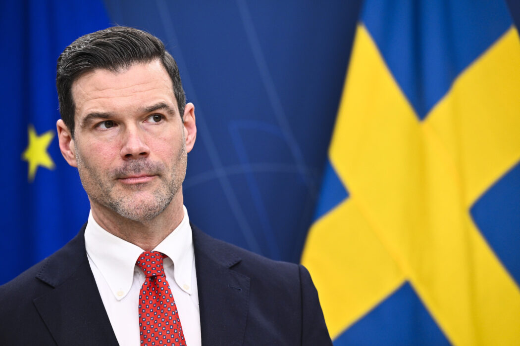 Migrationsminister Johan Forssell (M) vill ge välintegrerade personer medborgarskap efter fem år istället för åtta.